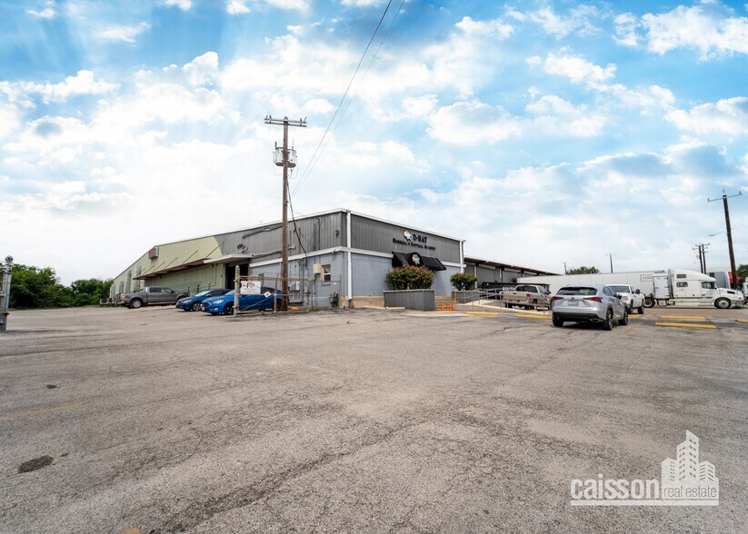 More Photos Of 2250 Chipley Cir, San Antonio Warehouse For Lease
