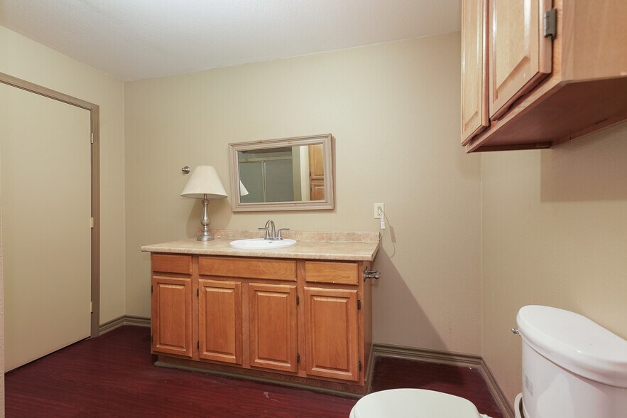 More Photos Of 2 Hill View Ln, Boerne Warehouse For Lease