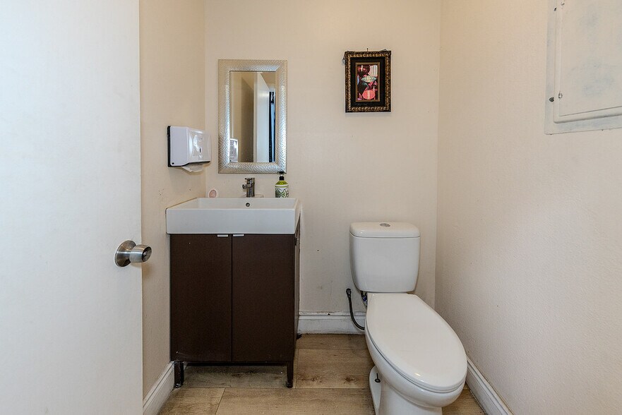 More Photos Of 6908-6916 Warner Ave, Huntington Beach Freestanding For Sale