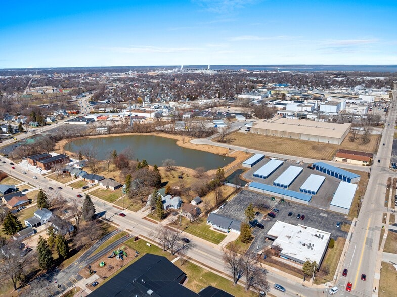 More Photos Of 1751 Deckner Ave, Green Bay Medical For Sale