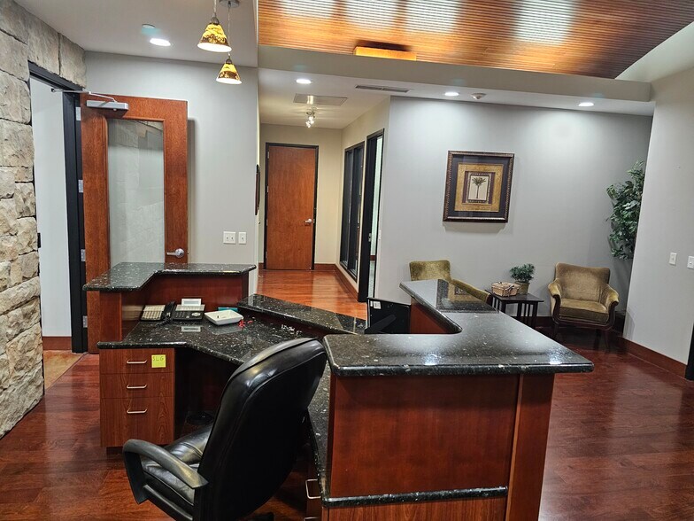 More Photos Of 10610 Metromont Pky, Charlotte Office For Lease