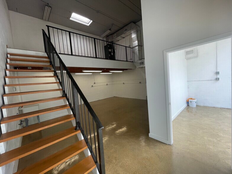 More Photos Of 12304 SW 132nd Ct, Miami Distribution For Lease