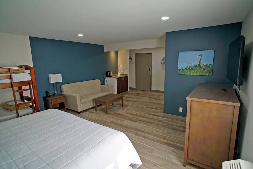 More Photos Of 1519 Grande Ave, Monte Vista Hotel For Sale