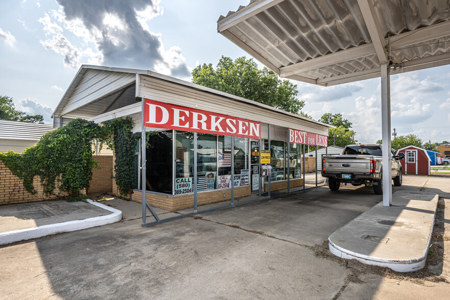 Primary Photo Of 201 S D St, Davis Auto Dealership For Sale