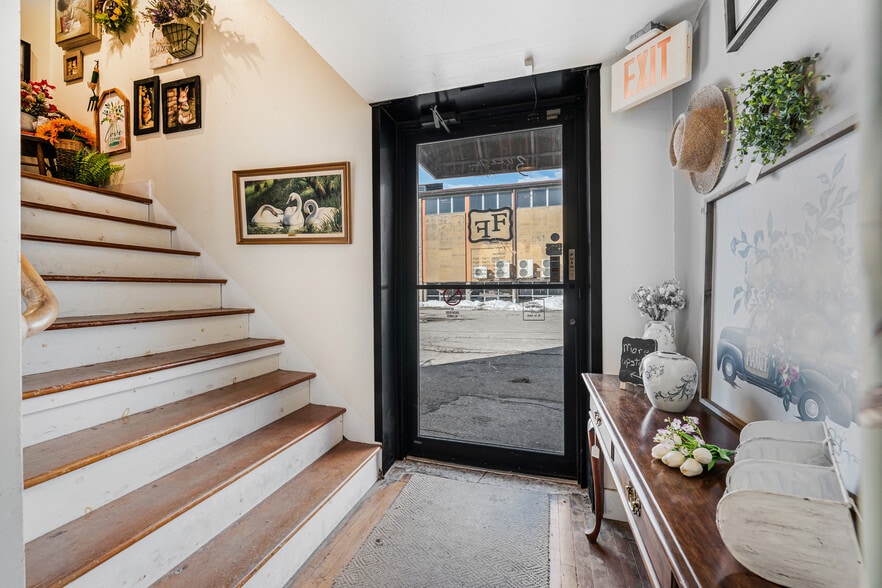 More Photos Of 811 Oregon St, Oshkosh Restaurant For Sale