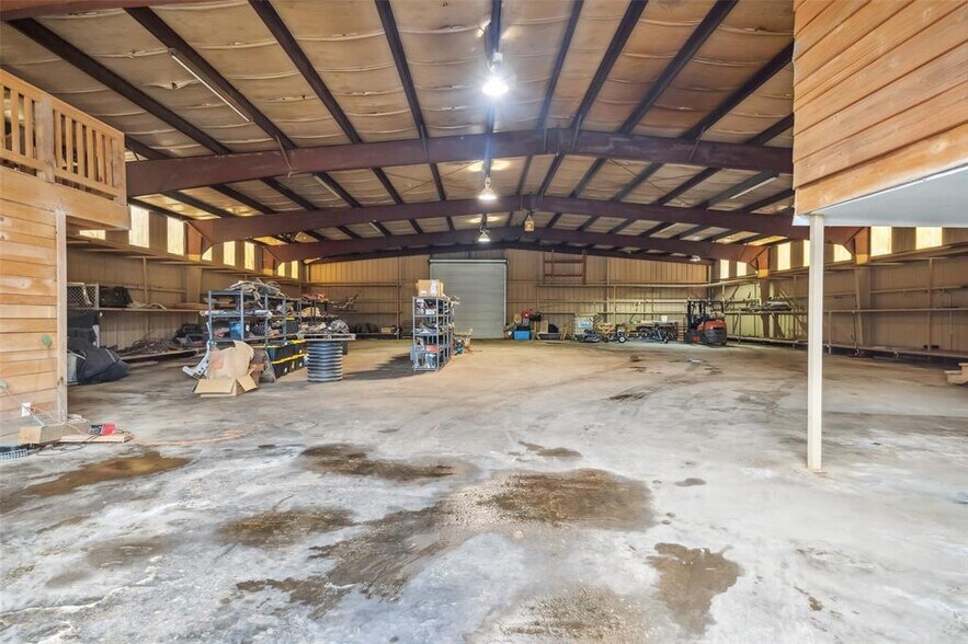 More Photos Of 21405 FM 787 Rd W, Cleveland Warehouse For Sale