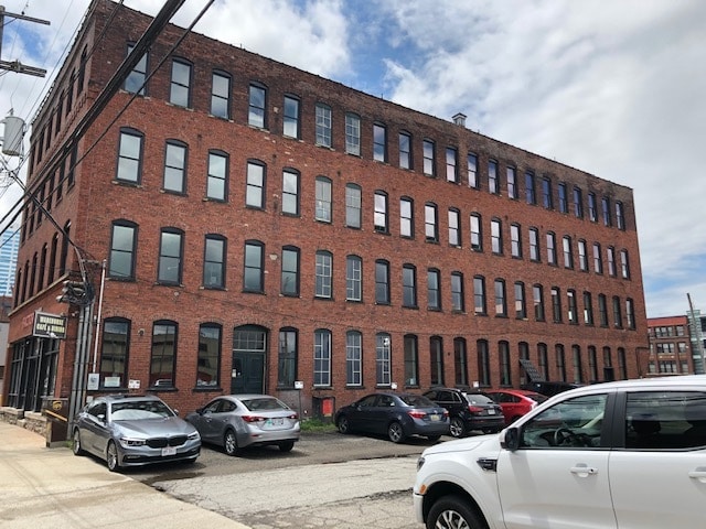 More Photos Of 243 N 5th St, Columbus Office For Lease