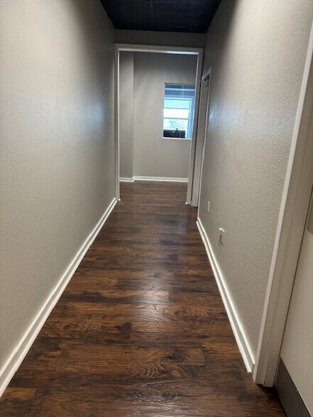 More Photos Of 30798 US Highway 19 N, Palm Harbor Warehouse For Lease