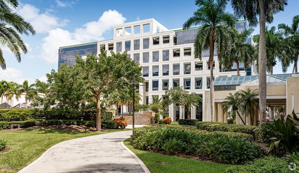 More Photos Of 5100 Town Center Cir, Boca Raton Office For Lease