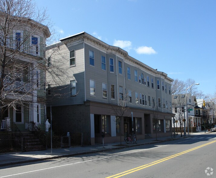 More Photos Of 370 Broadway, Cambridge Storefront Retail Residential For Lease