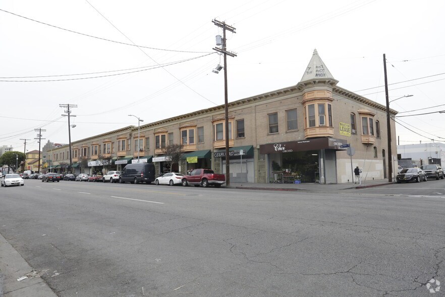 More Photos Of 722-748 1/2 San Pedro St, Los Angeles Apartments For Lease