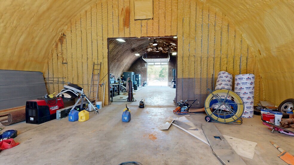 More Photos Of 11236 AR 264, Bentonville Warehouse For Lease