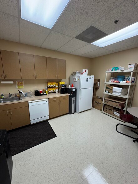 More Photos Of 720 N Brooker Creek Blvd, Oldsmar Flex For Sale