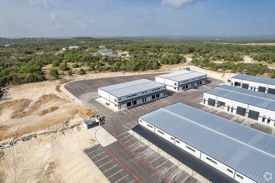 More Photos Of 529 E US HWY, Boerne Unknown For Lease