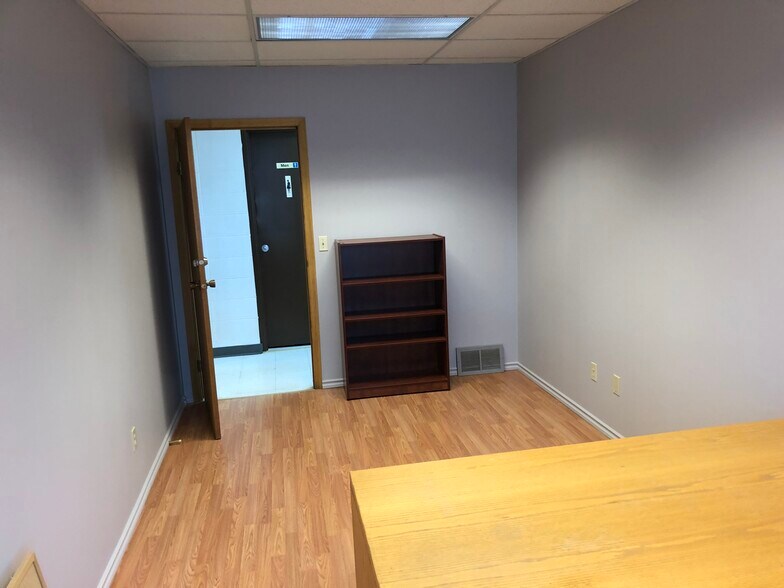 More Photos Of 707 12th Ave, Nisku Warehouse For Lease