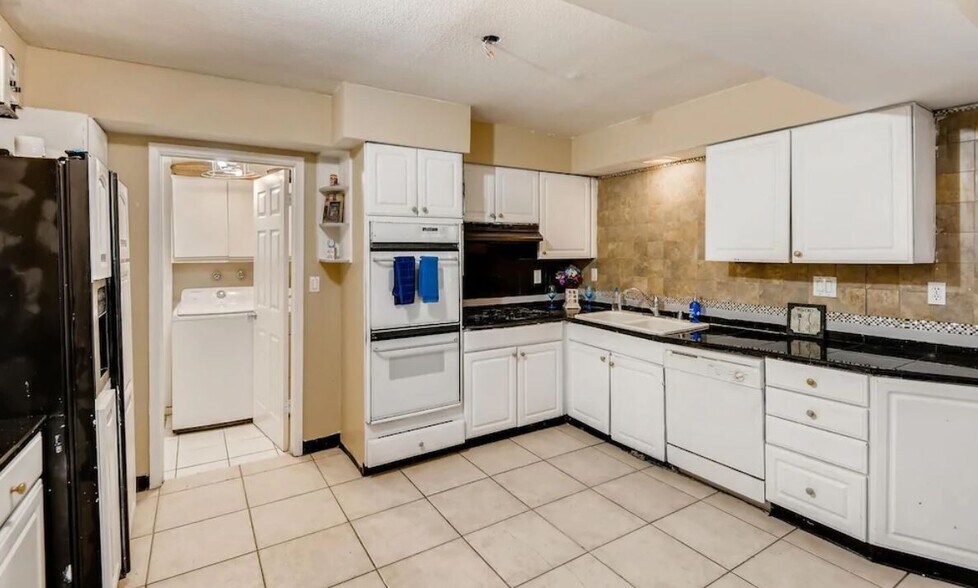 More Photos Of 3847 S Eastern Ave, Las Vegas Office For Sale