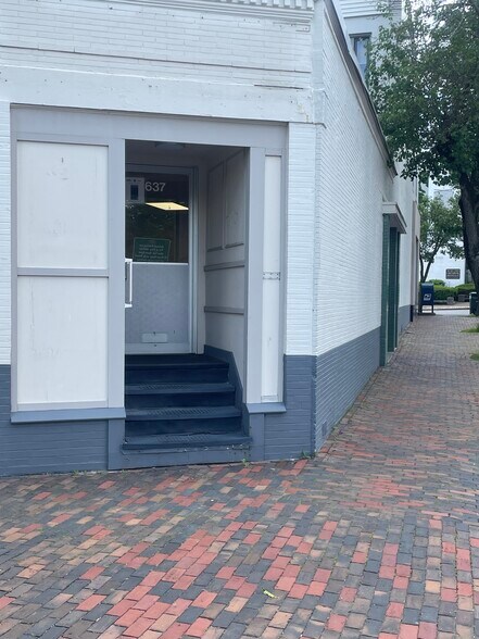 More Photos Of 635 Massachusetts Ave, Arlington Storefront Retail Office For Lease