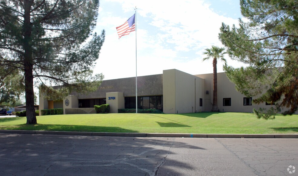 More Photos Of 3701 W Cambridge Ave, Phoenix Warehouse For Lease