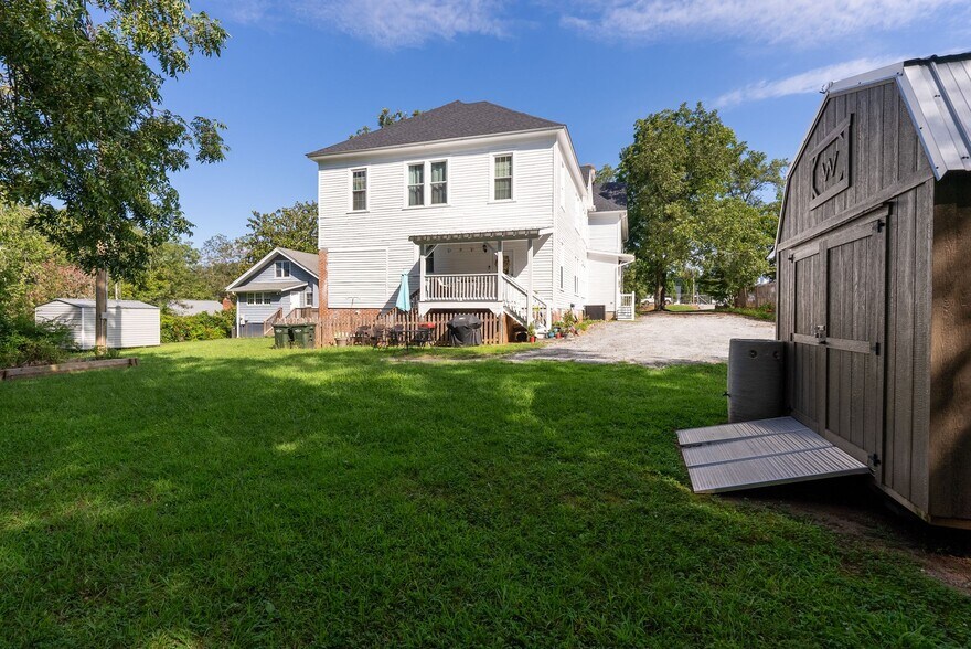 More Photos Of 207 W 2nd Ave, Easley Hospitality For Sale