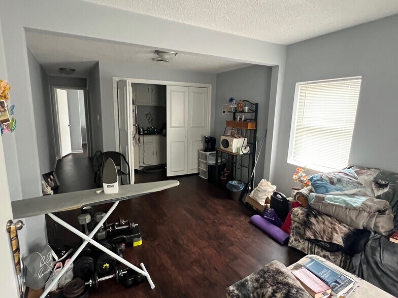 More Photos Of 127 W Taylor St, Grant Park Multifamily For Sale