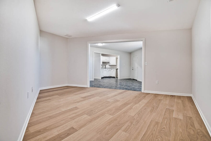 More Photos Of 2442 Heritage Pkwy, Prairie Grove Office For Lease