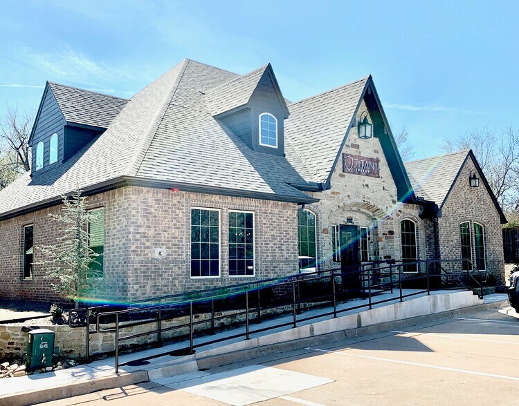 2417 S Bryant Ave  