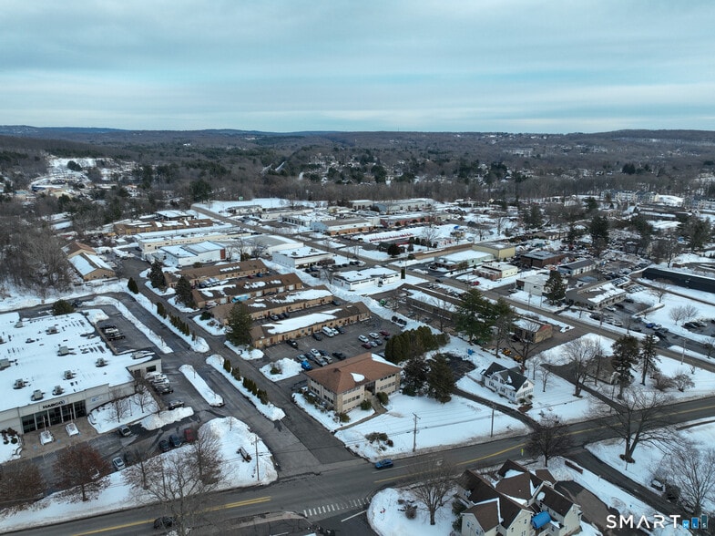 More Photos Of 160 Oak St, Glastonbury Office For Sale