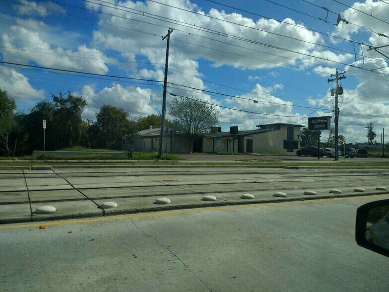 More Photos Of 5701 Martin Luther King Blvd, Houston Freestanding For Sale