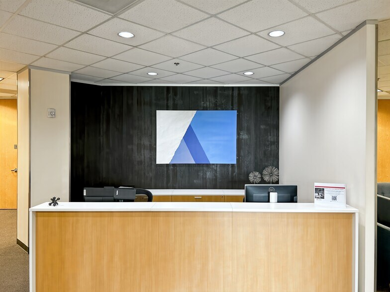 More Photos Of 1400 Broadfield Blvd, Houston Coworking Space