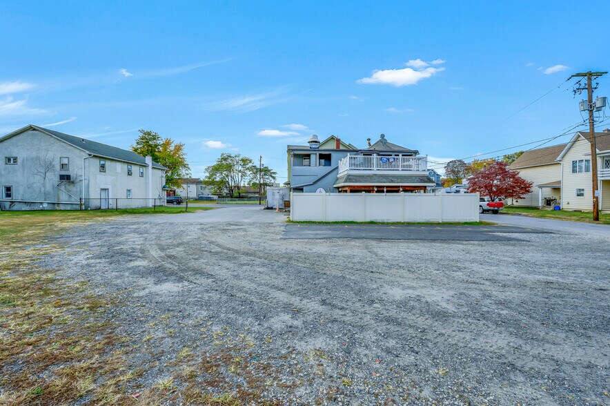 More Photos Of 524 Court St, Scranton General Retail For Sale