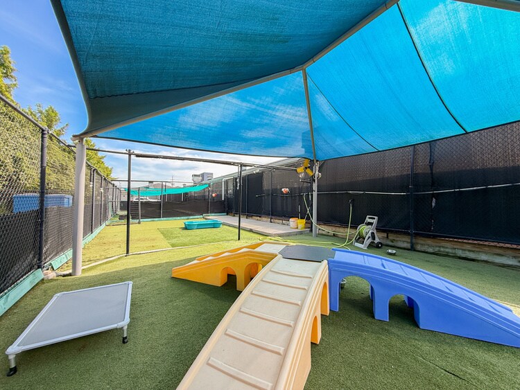 More Photos Of 45 E Airline Hwy, Kenner Veterinarian Kennel For Lease