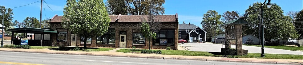 Primary Photo Of 305 S Mable St, Pinconning Restaurant For Sale