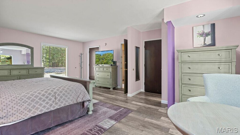 More Photos Of 35 Walkers Cay Drive, Osage Beach Apartments For Sale