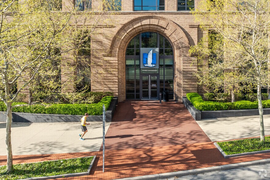 More Photos Of 10 W Nationwide Blvd, Columbus Office For Lease