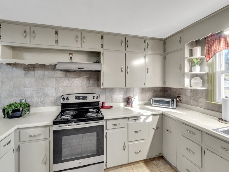 More Photos Of 1254 Pisgah Dr, Canton Specialty For Sale