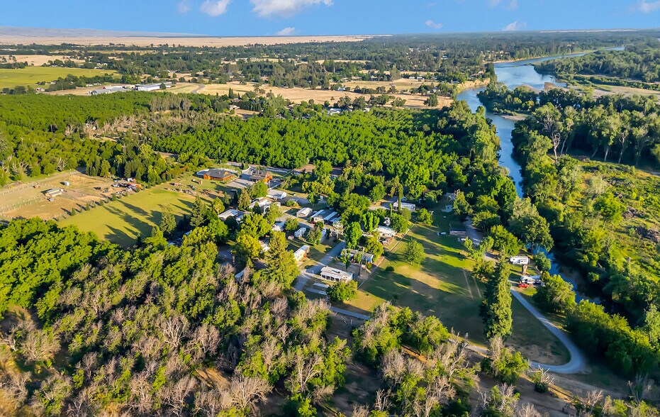 More Photos Of 24850 5th Ave, Los Molinos Manufactured Housing Mobile Home Park For Sale