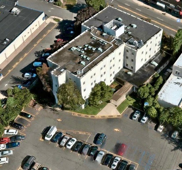 More Photos Of 211 Essex St, Hackensack Medical For Lease