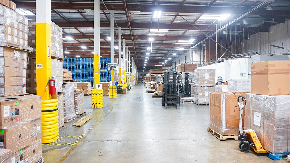 More Photos Of 6120-6140 Peachtree St, Commerce Distribution For Lease