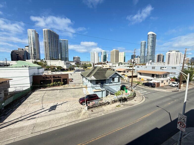 More Photos Of 1303 Rycroft St, Honolulu Restaurant For Sale