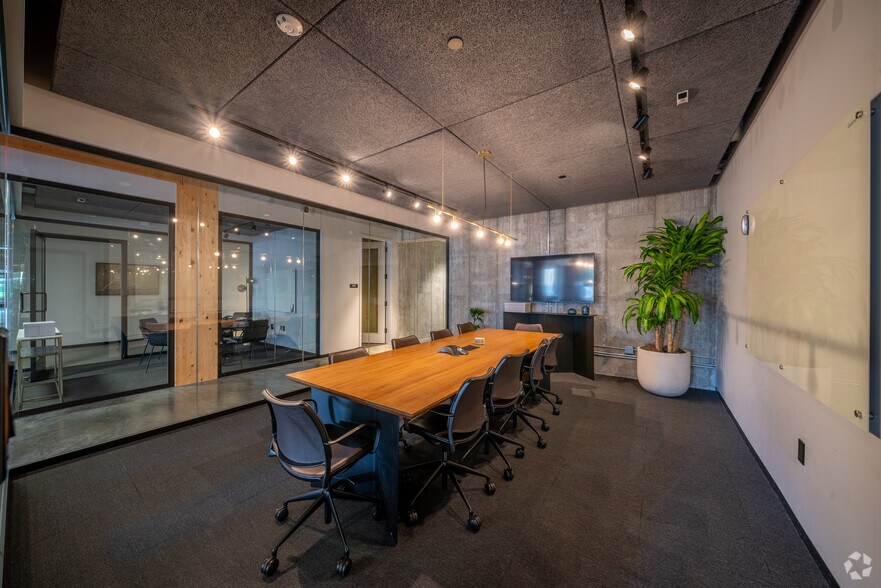 More Photos Of 323 Washington Ave N, Minneapolis Coworking Space