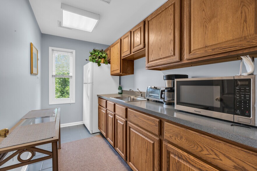 More Photos Of 30 Freneau Ave, Matawan Loft Creative Space For Lease