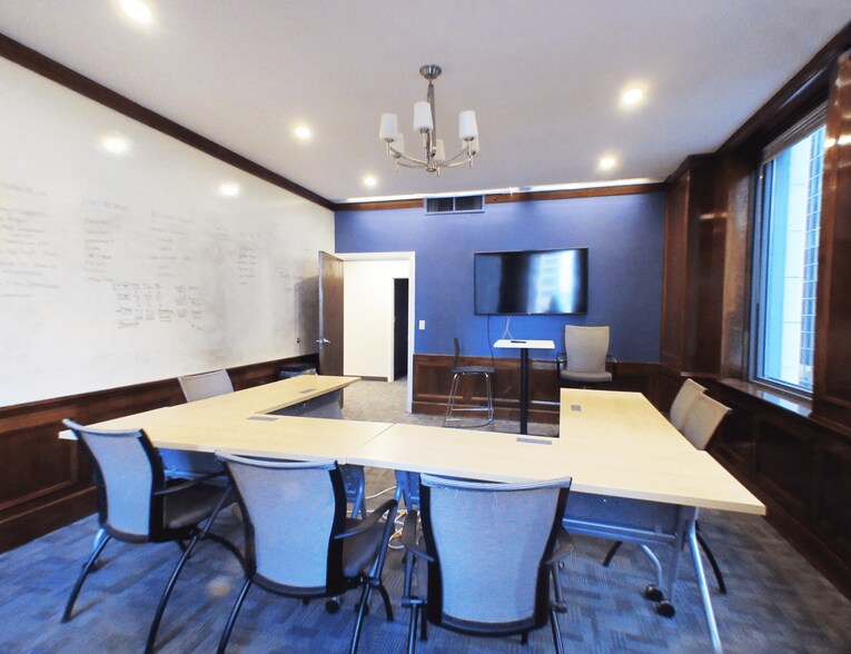 More Photos Of 105 W Madison St, Chicago Office Residential For Lease