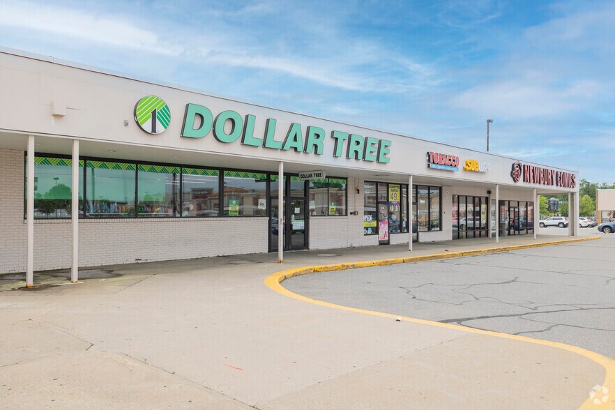 More Photos Of 777 S Willow St, Manchester Storefront For Lease