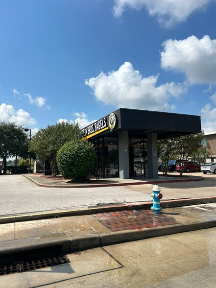 More Photos Of 5300 Kirby Dr, Houston Restaurant For Lease