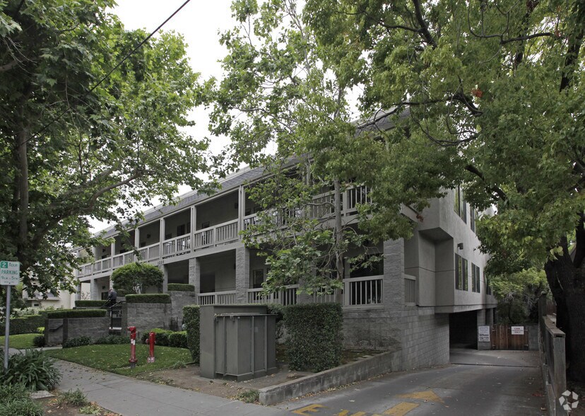 Primary Photo Of 1220-1244 University Dr, Menlo Park Medical For Lease