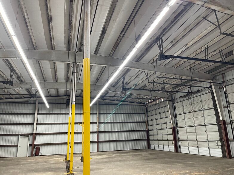More Photos Of 1222 Frankie St, Houston Warehouse For Lease
