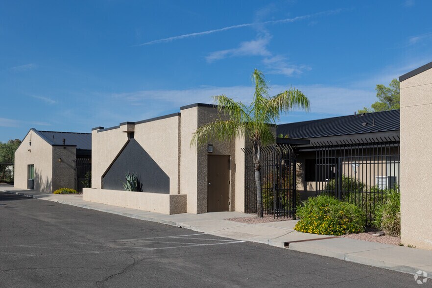 More Photos Of 5232 E Pima St, Tucson Office For Sale