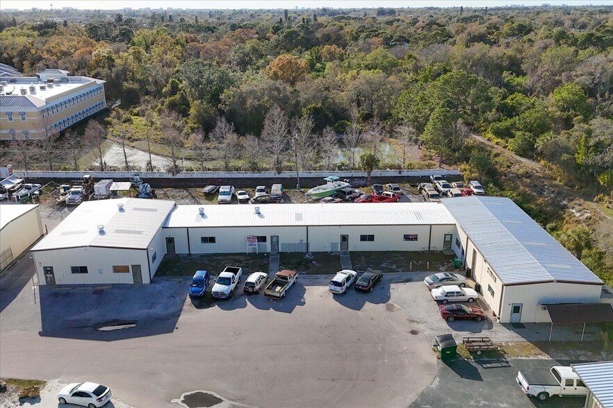 More Photos Of 5623-5627 Lawton Dr, Sarasota Warehouse For Sale