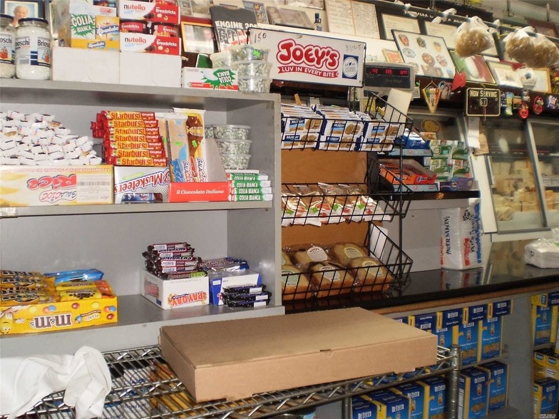 More Photos Of 160 Jericho Tpke, Mineola Storefront Retail Office For Sale