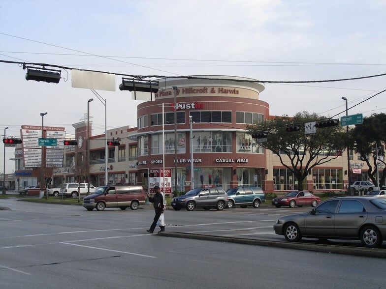 More Photos Of 5711 Hillcroft Ave, Houston Storefront For Lease
